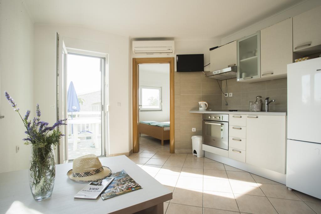 Jela Apartments Nin Bagian luar foto